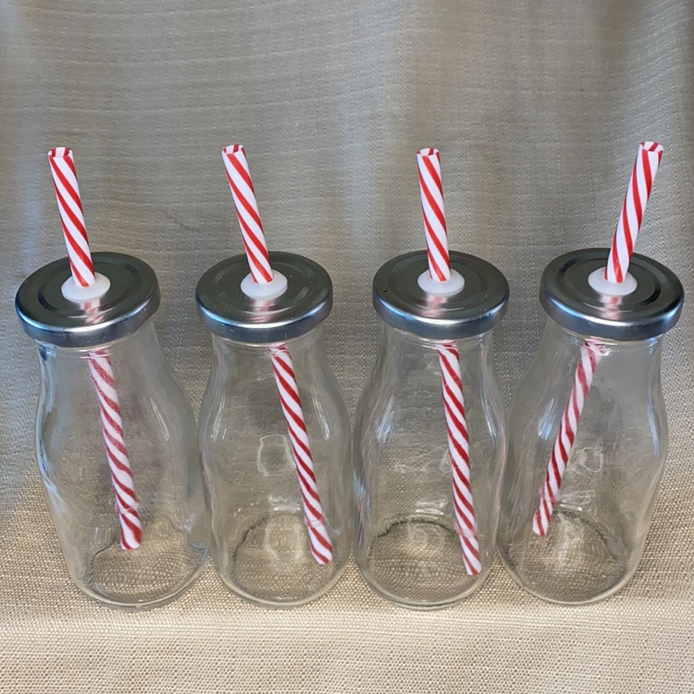 William Sonoma | Glass Bottle w/ Lid & Straw | 4